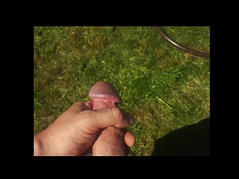❤️ Hottie sħun gets pussy roża tagħha fucked u cums bi squirt fi ġnien tas-sajf ️❌ Video tal-ħakk f'mt.befuck-net.ru ❌️❤