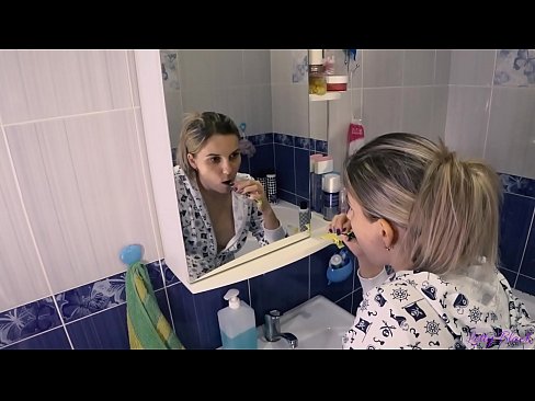 ❤️ Hack ma 'żgħażagħ fil-piġami truf orali cum fil-ħmar - letty iswed ️❌ Video tal-ħakk f'mt.befuck-net.ru ❌️❤